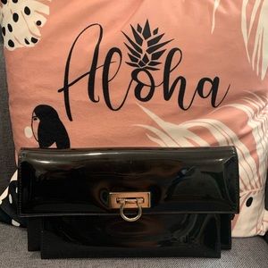 Beijo clutch Black patent purse